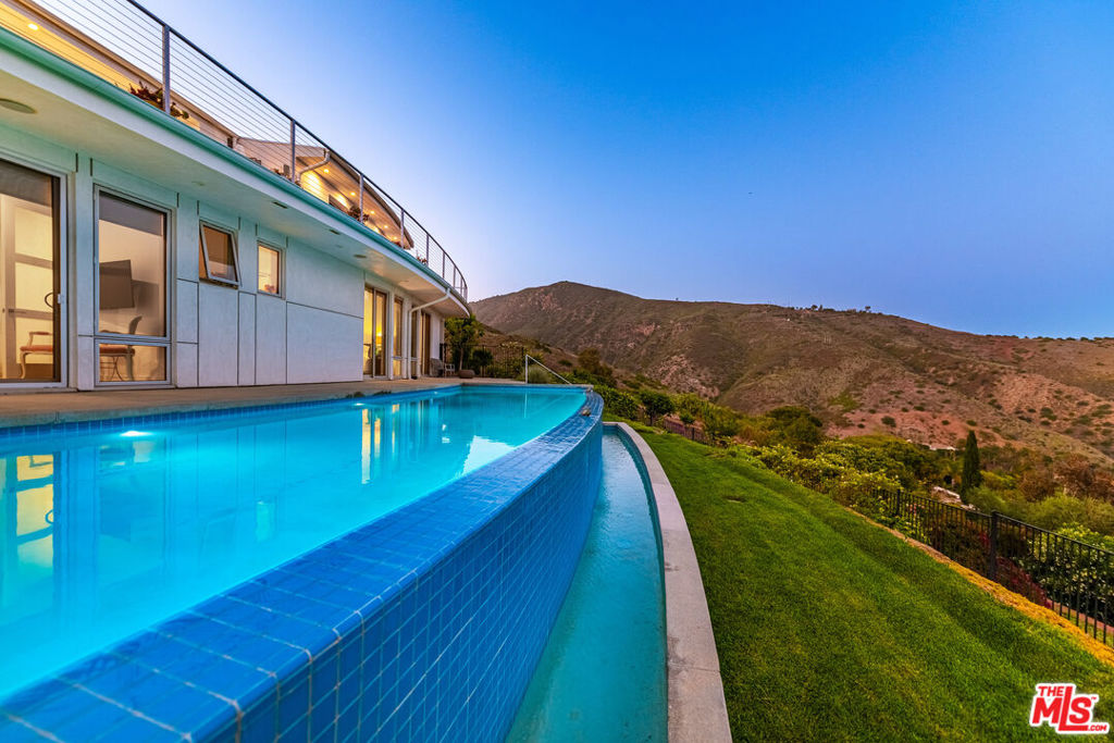 28405 Via Acero Street