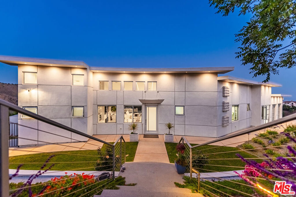 28405 Via Acero Street