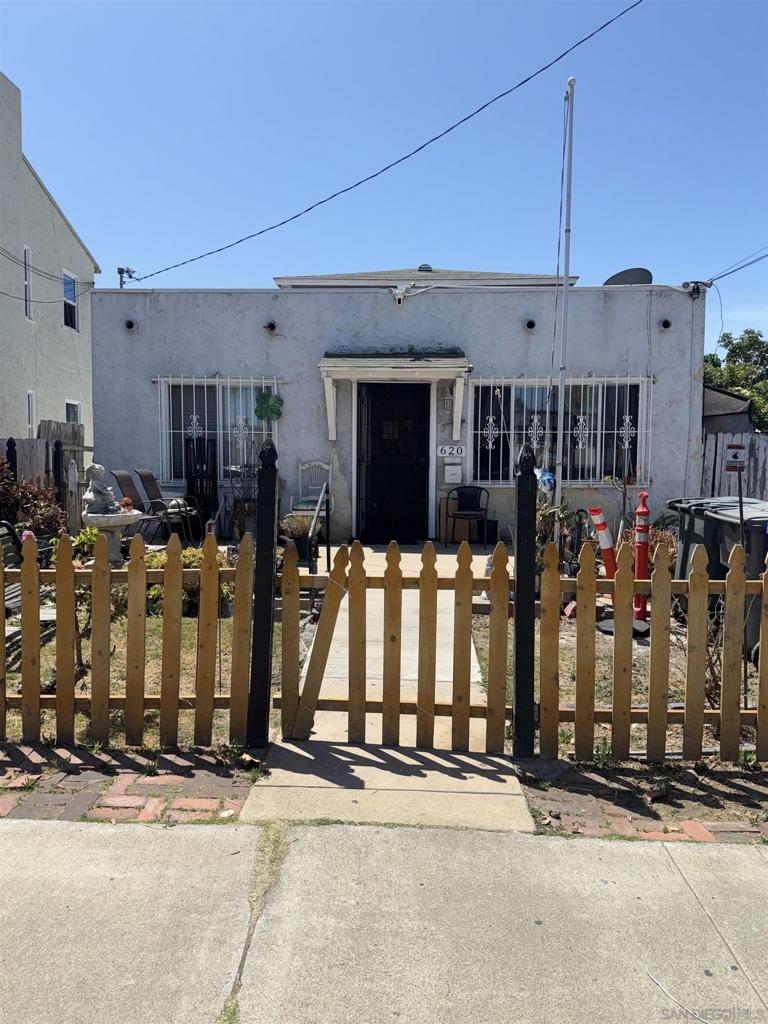 Probate sale. Calling all CASH BUYERS and PROFESSIONAL EXPERIENCED INVESTORS ONLY. Located in a growth area with strong comps, this COMPLETE TEAR DOWN is ready for its next chapter. Prime Location! Near some of the area’s best restaurants, popular big-box retailers, and just minutes from both the I-5 and I-805 freeways. Whether you're looking for your next flip or a long-term hold, the upside here is undeniable. Property needs a ton of work, but the potential return makes it worth the effort. Solid footprint, great lot, and a chance to bring your vision to life. Buyer must be willing to accept property with current occupants who are heirs of the probate.