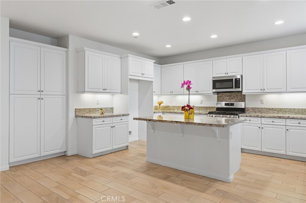 12951 Red Cedar