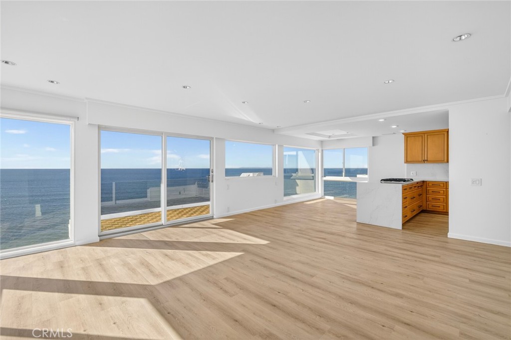 267 Avenida Lobeiro E