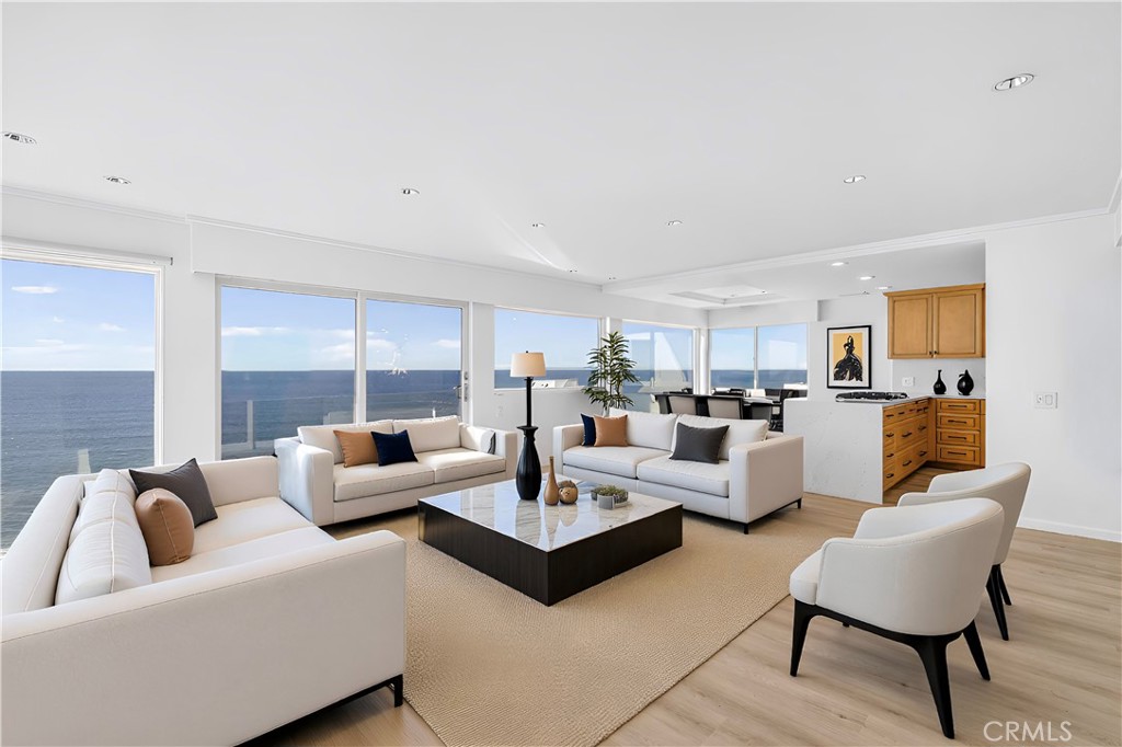 267 Avenida Lobeiro E