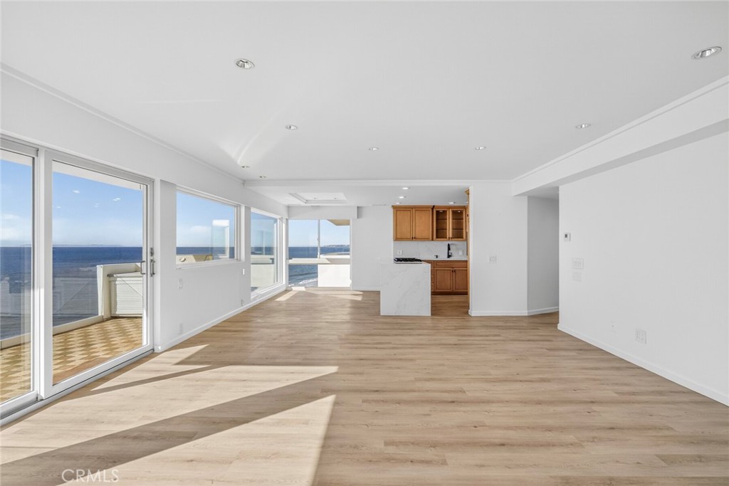 267 Avenida Lobeiro E