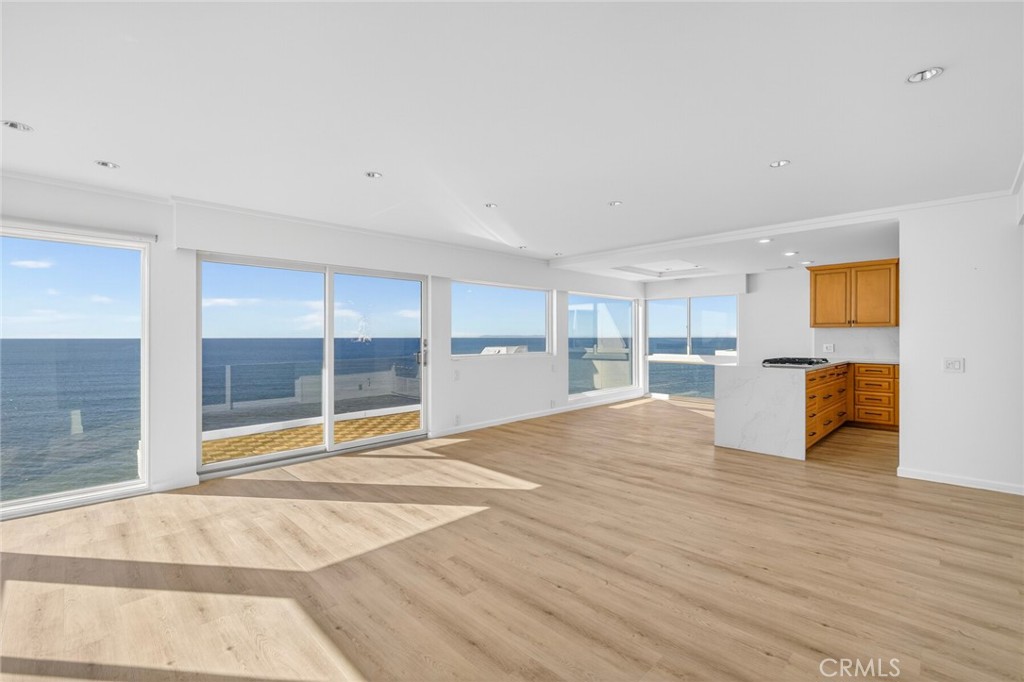 267 Avenida Lobeiro E