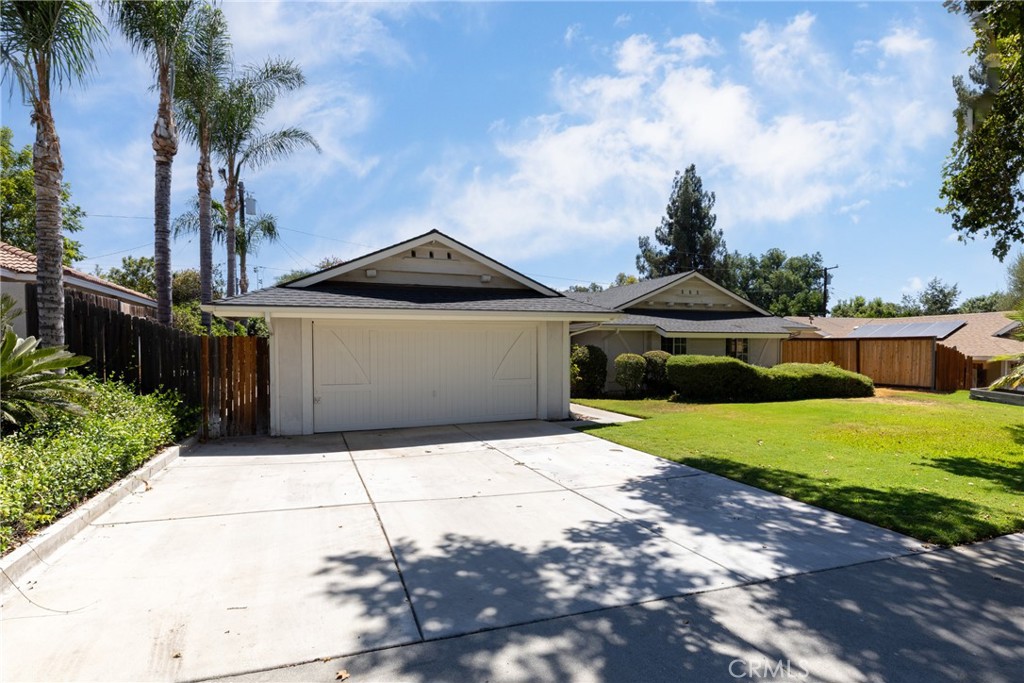 22629 De Soto Street