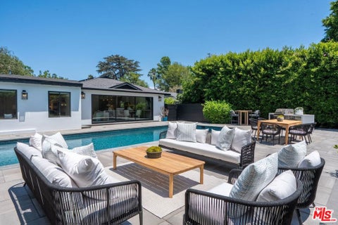 Photo of 14348 Roblar Place, Sherman Oaks, CA 91423 (MLS # 26102963)