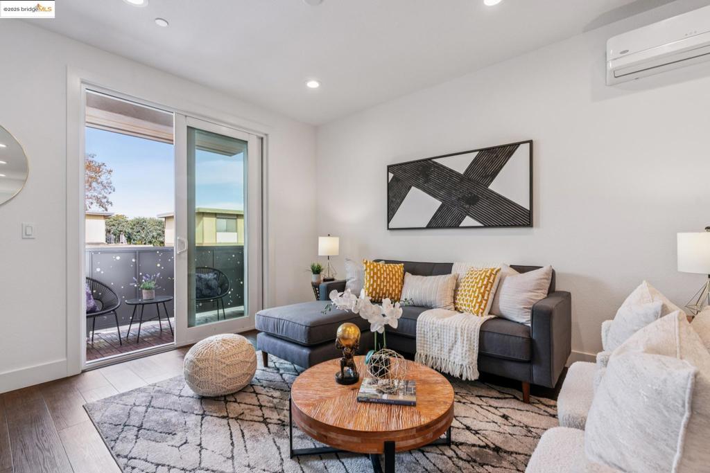 EL CERRITO - Residential