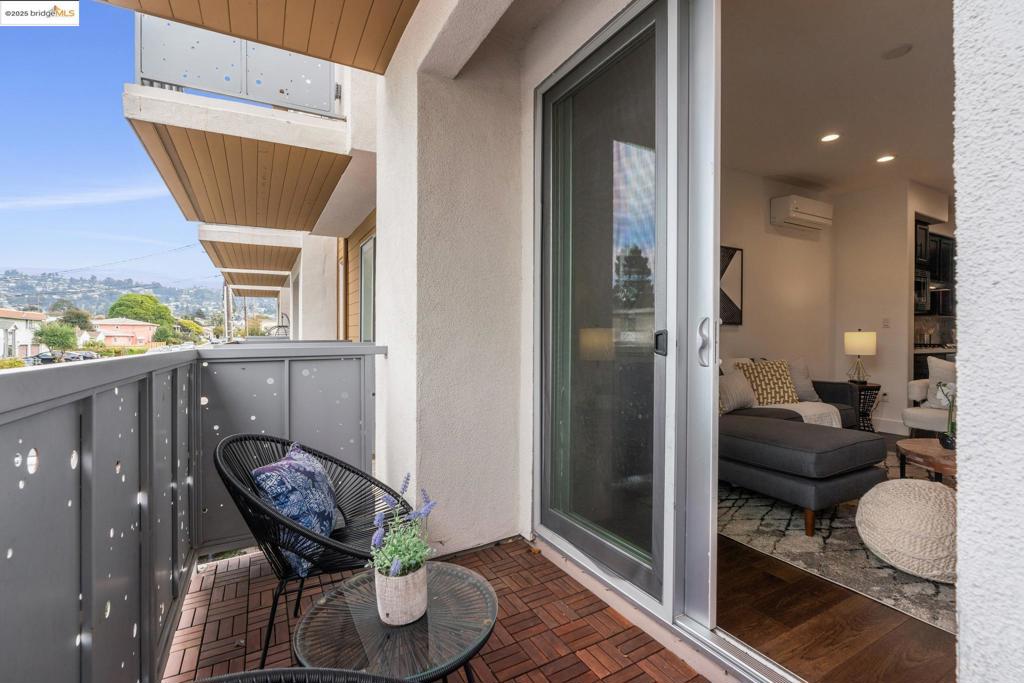 EL CERRITO - Residential