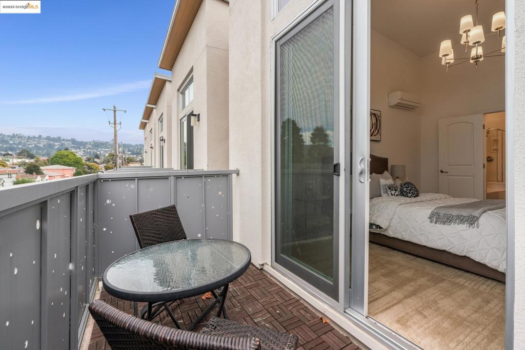 EL CERRITO - Residential