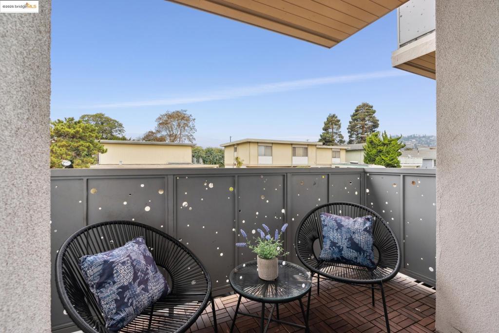 EL CERRITO - Residential