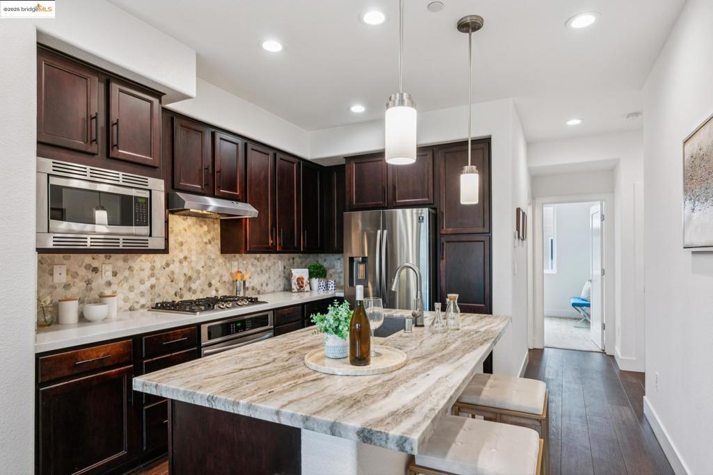 EL CERRITO - Residential