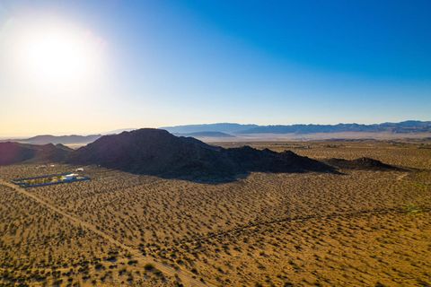 Photo of 63280 Starlight Street, Joshua Tree, CA 92252 (MLS # 219148719DA)