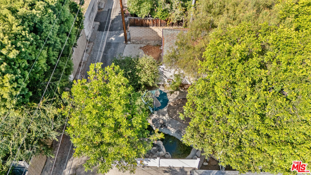 1023 E Grinnell Drive