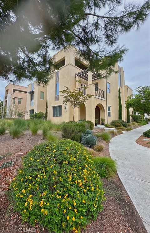 Photo of 137 Stellar, Irvine, CA 92618 (MLS # AR25228496) Photo of 137 Stellar, Irvine, CA 92618 (MLS # AR25228496)