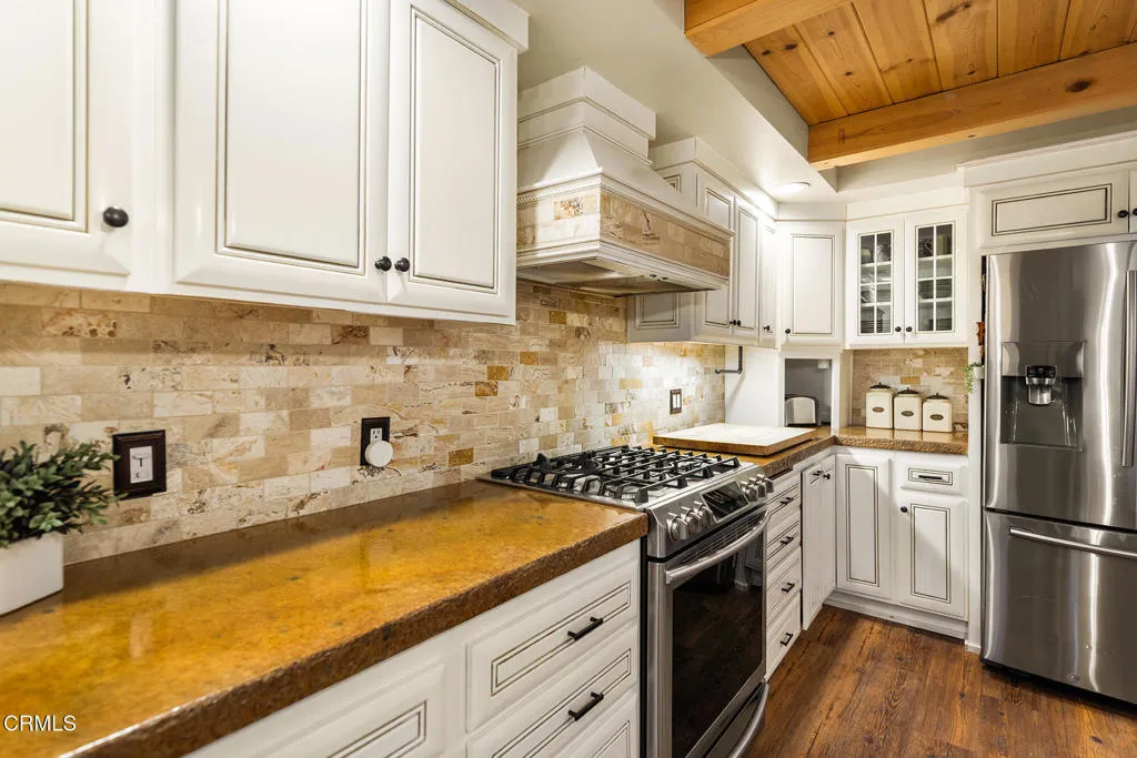 Ojai, California 93023, United States, 4 Bedrooms Bedrooms, ,3 BathroomsBathrooms,Residential,Active,180126