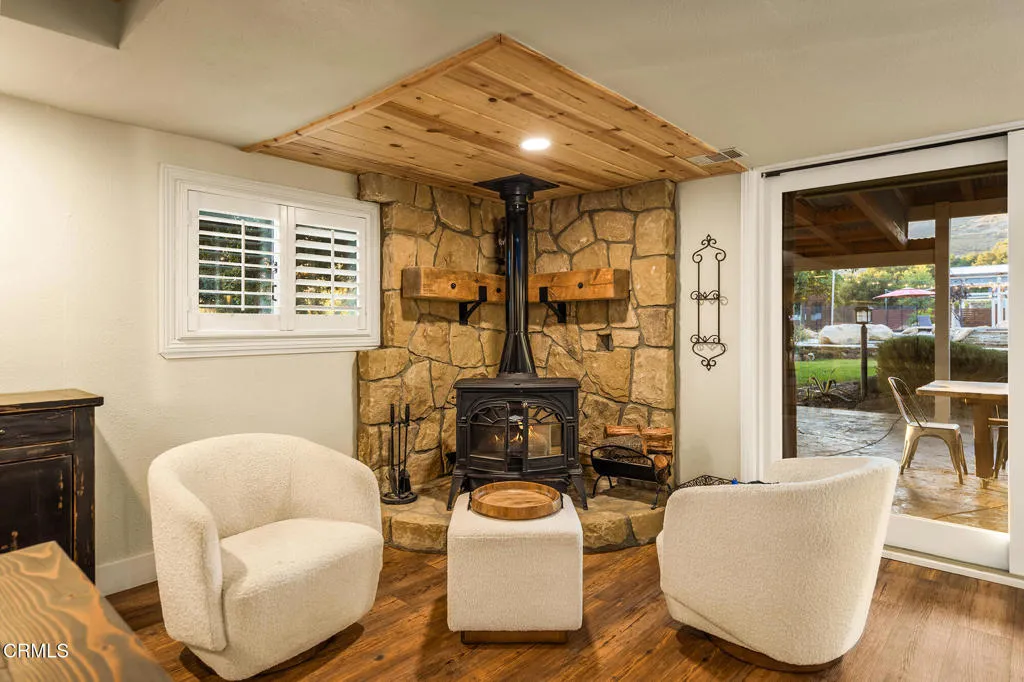 Ojai, California 93023, United States, 4 Bedrooms Bedrooms, ,3 BathroomsBathrooms,Residential,Active,180126