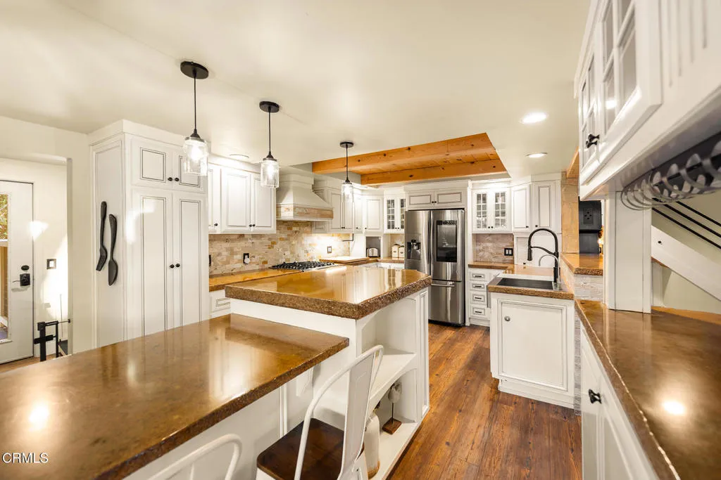 Ojai, California 93023, United States, 4 Bedrooms Bedrooms, ,3 BathroomsBathrooms,Residential,Active,180126