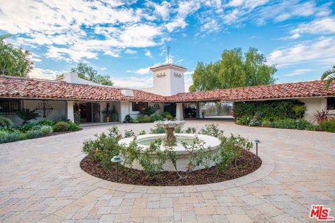 Photo of 28611 Bamfield Drive, Agoura Hills, CA 91301 (MLS # 26656177)