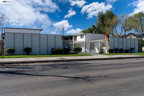 Photo of 132 W 18Th St St, Merced, CA 95340 (MLS # 41127879)