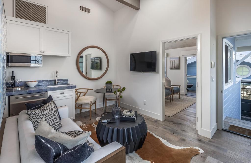 Del Mar - Residential