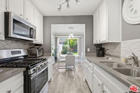 Photo of 12328 Runnymede Street #4, North Hollywood, CA 91605 (MLS # 26694385)