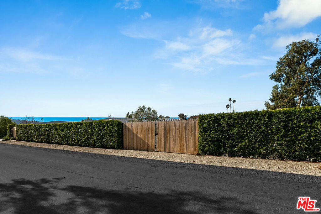 5761 Calpine Drive