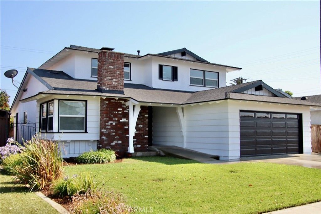 Photo of 2370 W 235th Place, Torrance, CA 90501 (MLS # SB25242360)