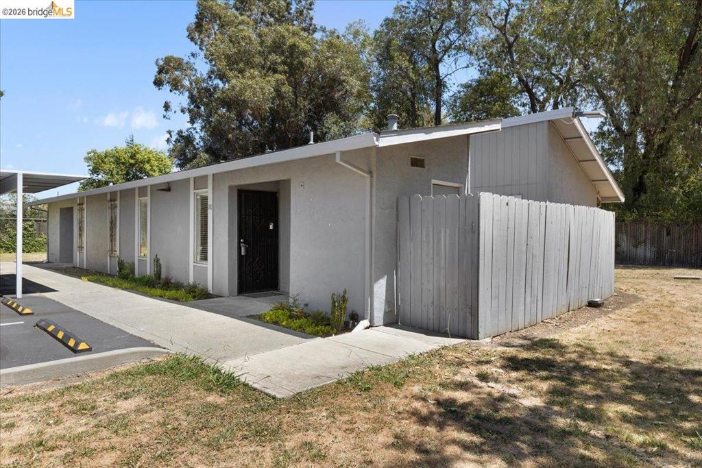 200 Del Luz Ct
