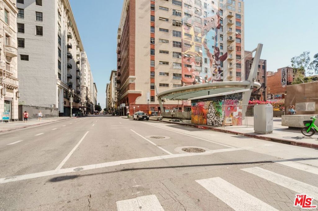 312 W 5th Street 1112