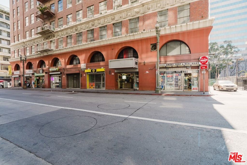 312 W 5th Street 1112