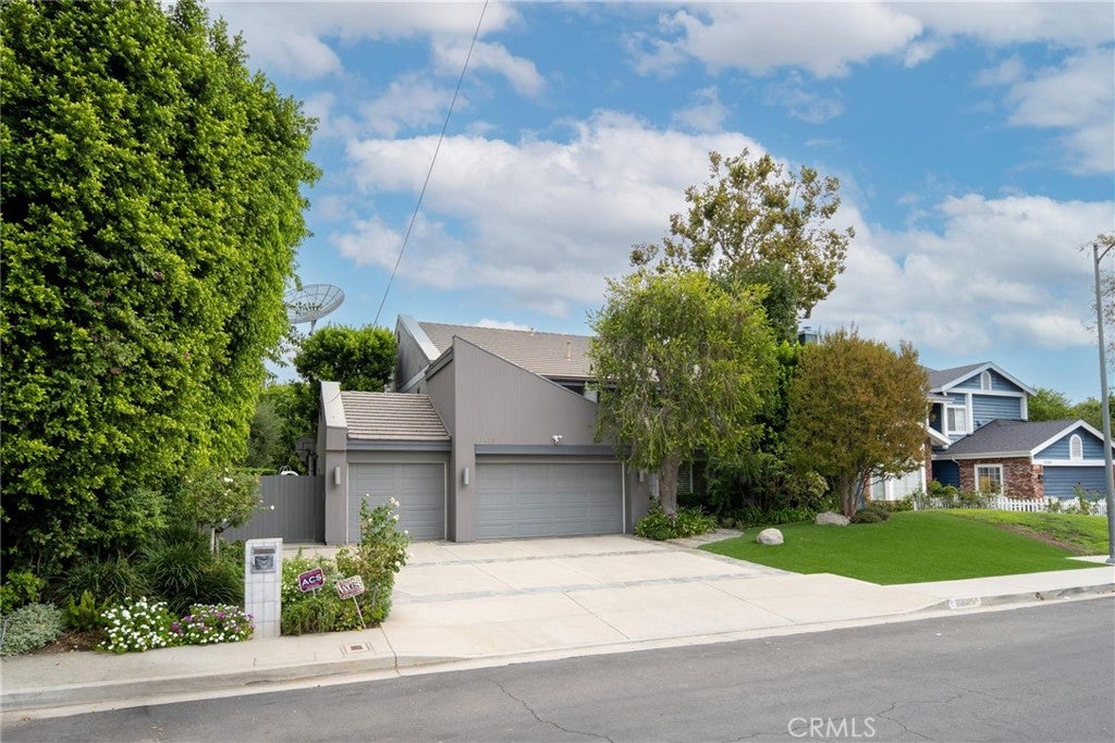 Photo of 13109 Addison ST, Sherman Oaks, CA 91423 (MLS # SR26229727)