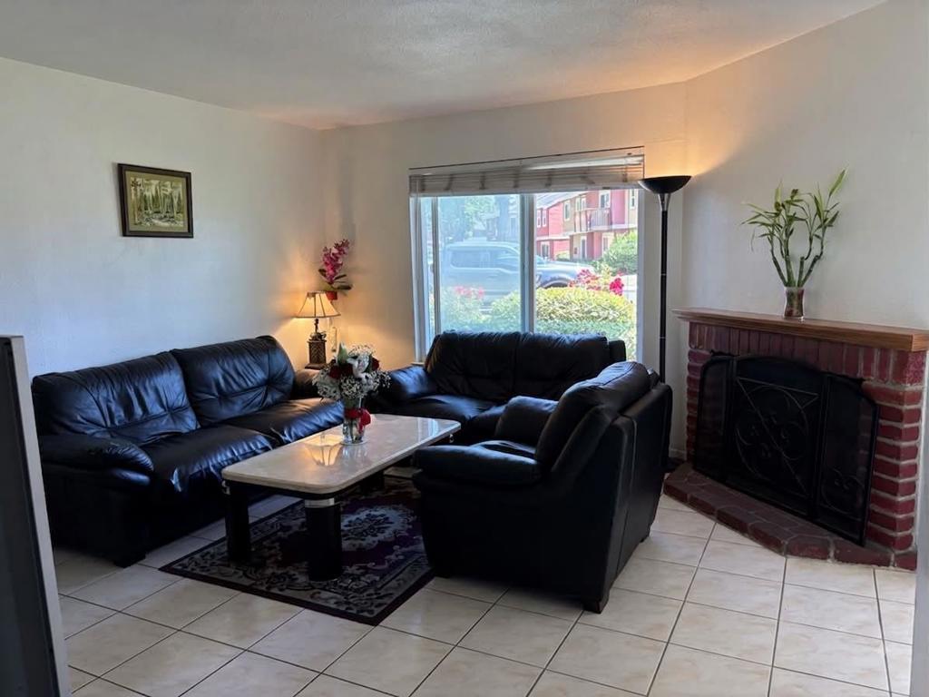1664 Hollowcreek Place, San Jose CA 95121