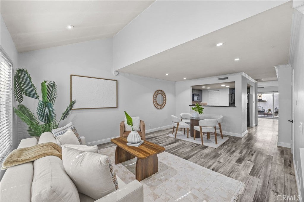 18741 Applewood
