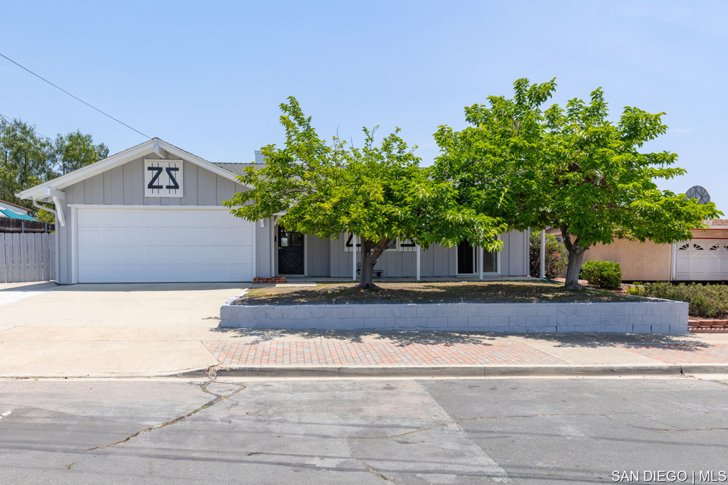 5799 Amarillo AVE