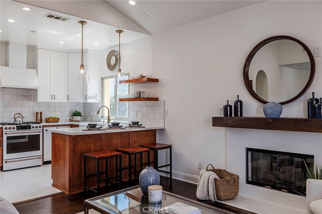 Photo of 202 N Irena Avenue #B, Redondo Beach, CA 90277 (MLS # SB26017950)