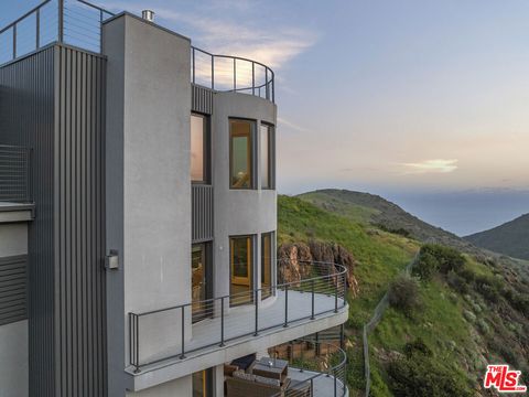 3004 Sequit Drive Malibu CA 90265