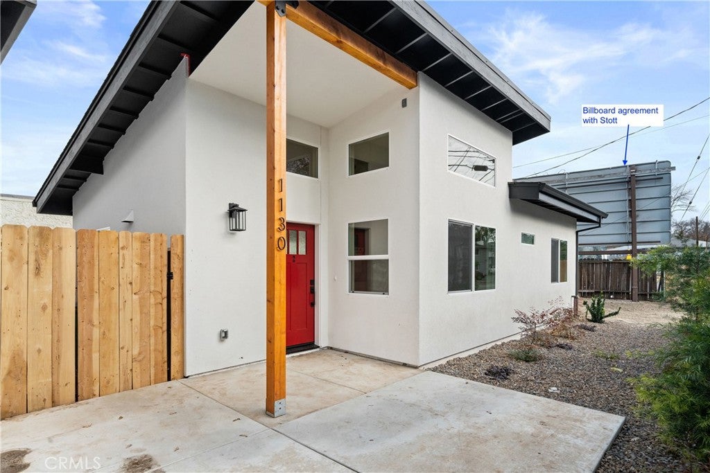 1122 W Sacramento Avenue