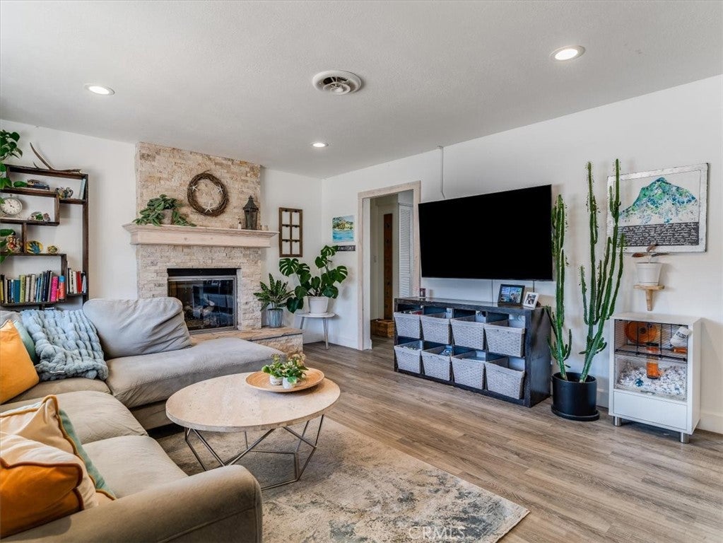 748 Woodland