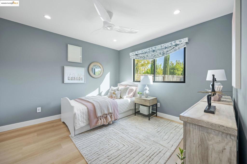 MOWRY WEST - Residential