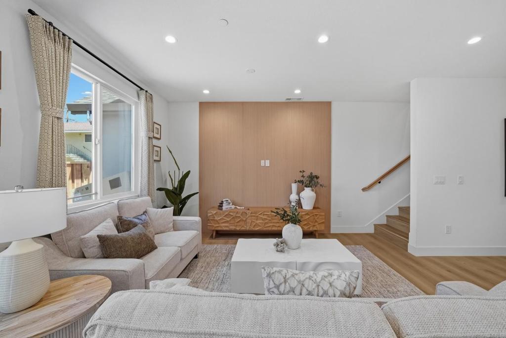 24 Silver Elm Court