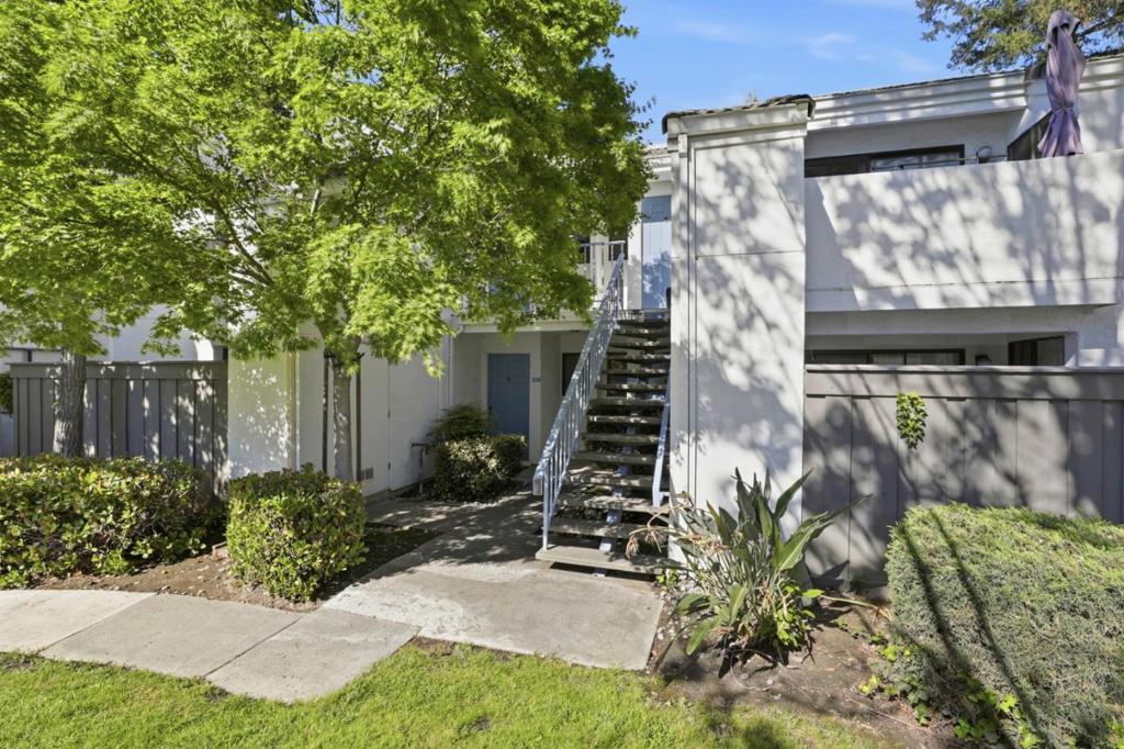 1055 N Capitol Avenue 98