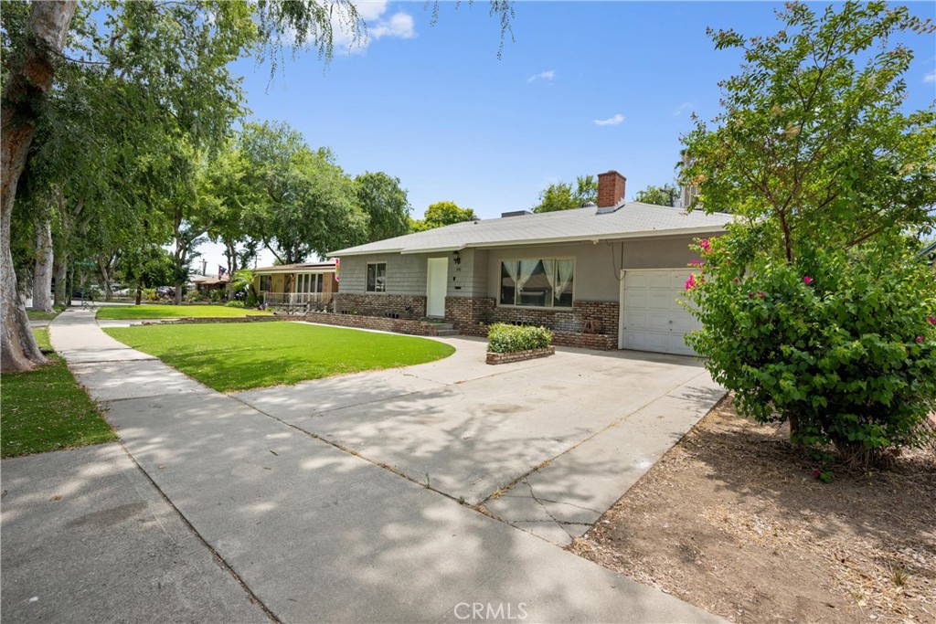 391 E 18th Street