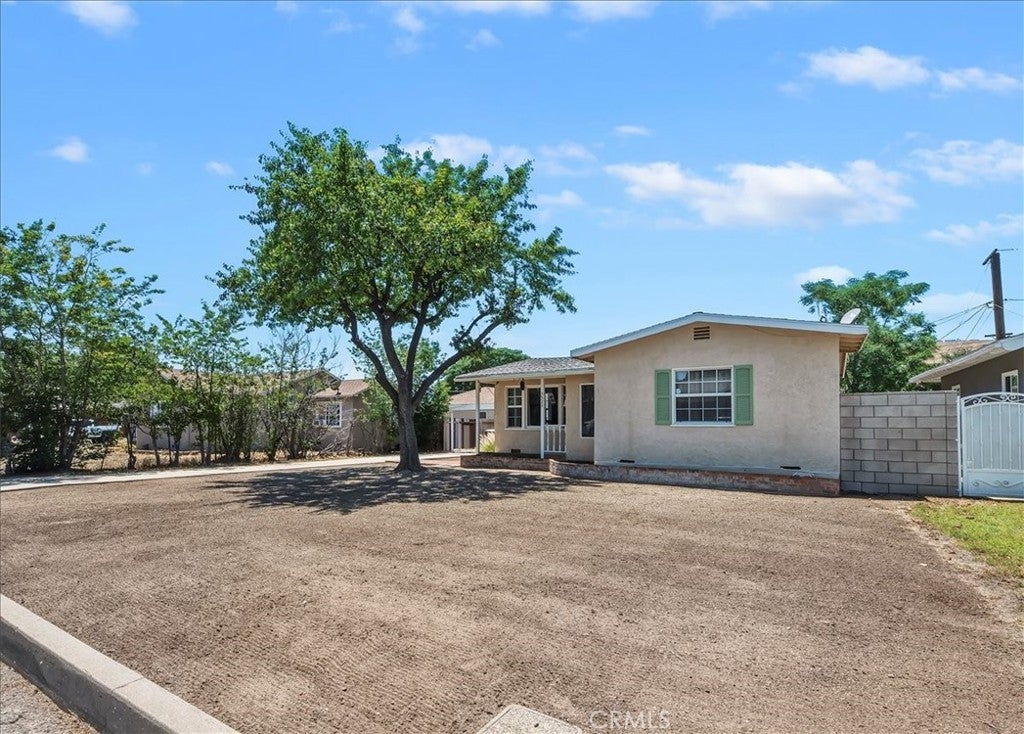 3524 N Stoddard