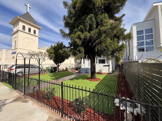 1334 S Berendo Street