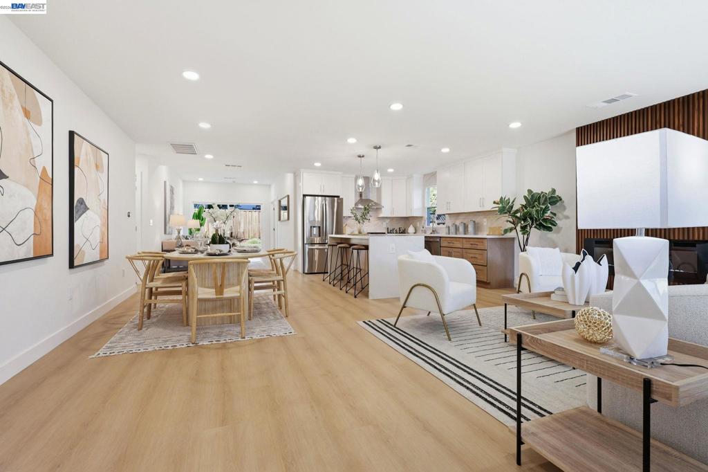 2638 Eaton Ave