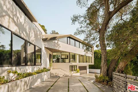 Photo of 2210 Bowmont Drive, Los Angeles, CA 90210 (MLS # 26861995)