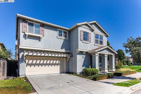 Photo of 9436 Dunbar Dr Dr, Oakland, CA 94603 (MLS # 41112708)