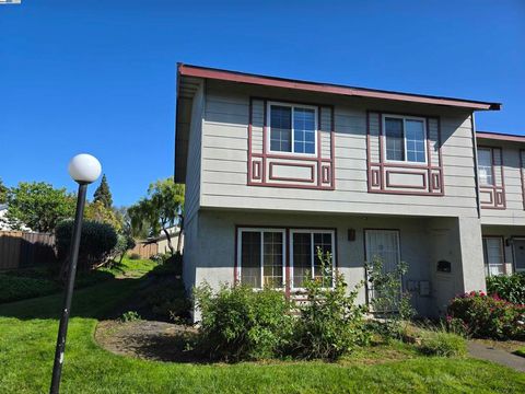 Photo of 34179 Bowling Green Cmn, Fremont, CA 94555 (MLS # 41110763)