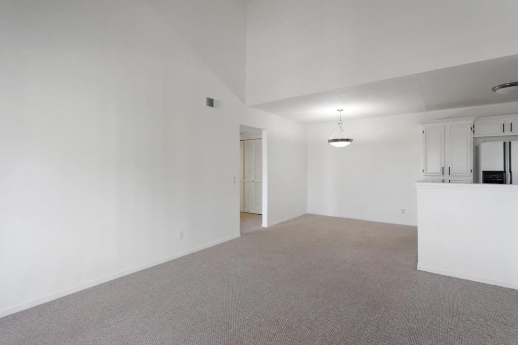 3674 Oakwood Terrace 302