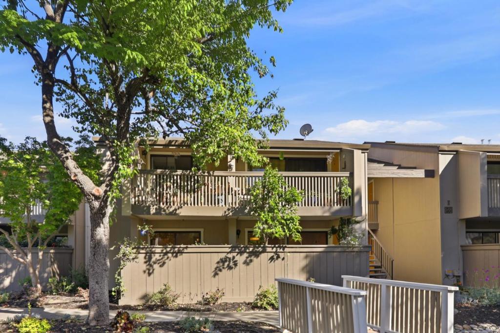 49 Showers Drive E151
